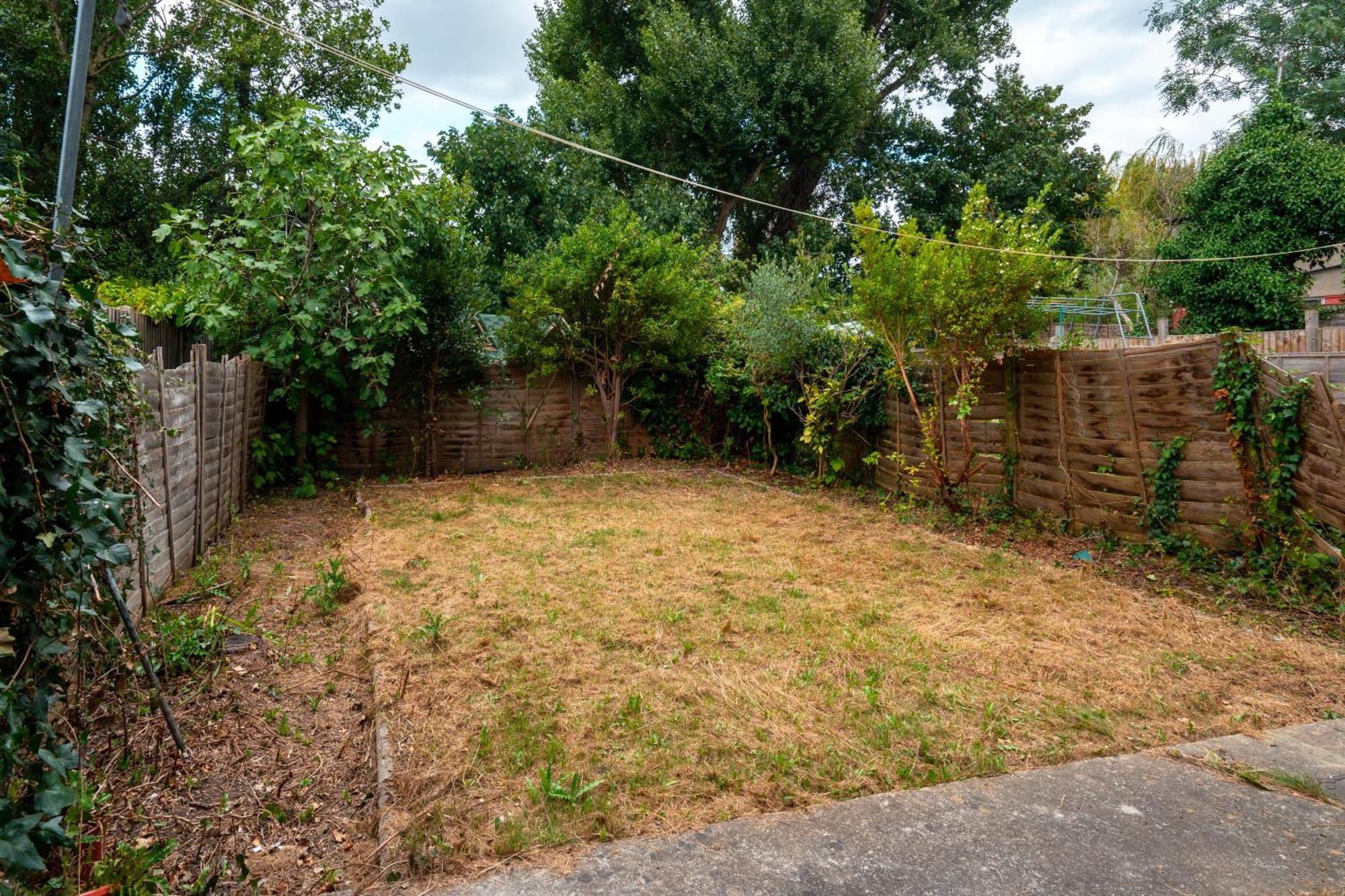 2 Bed, Wembley, Ealing, London Apartment Exterior photo