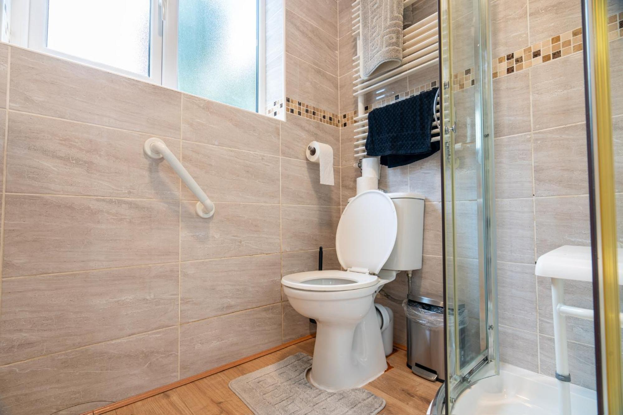 2 Bed, Wembley, Ealing, London Apartment Exterior photo